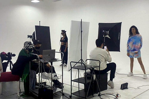 Producción de foto y video en el Estudio 1 de Fractal.